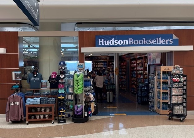 Hudson Booksellers (Gate 23)