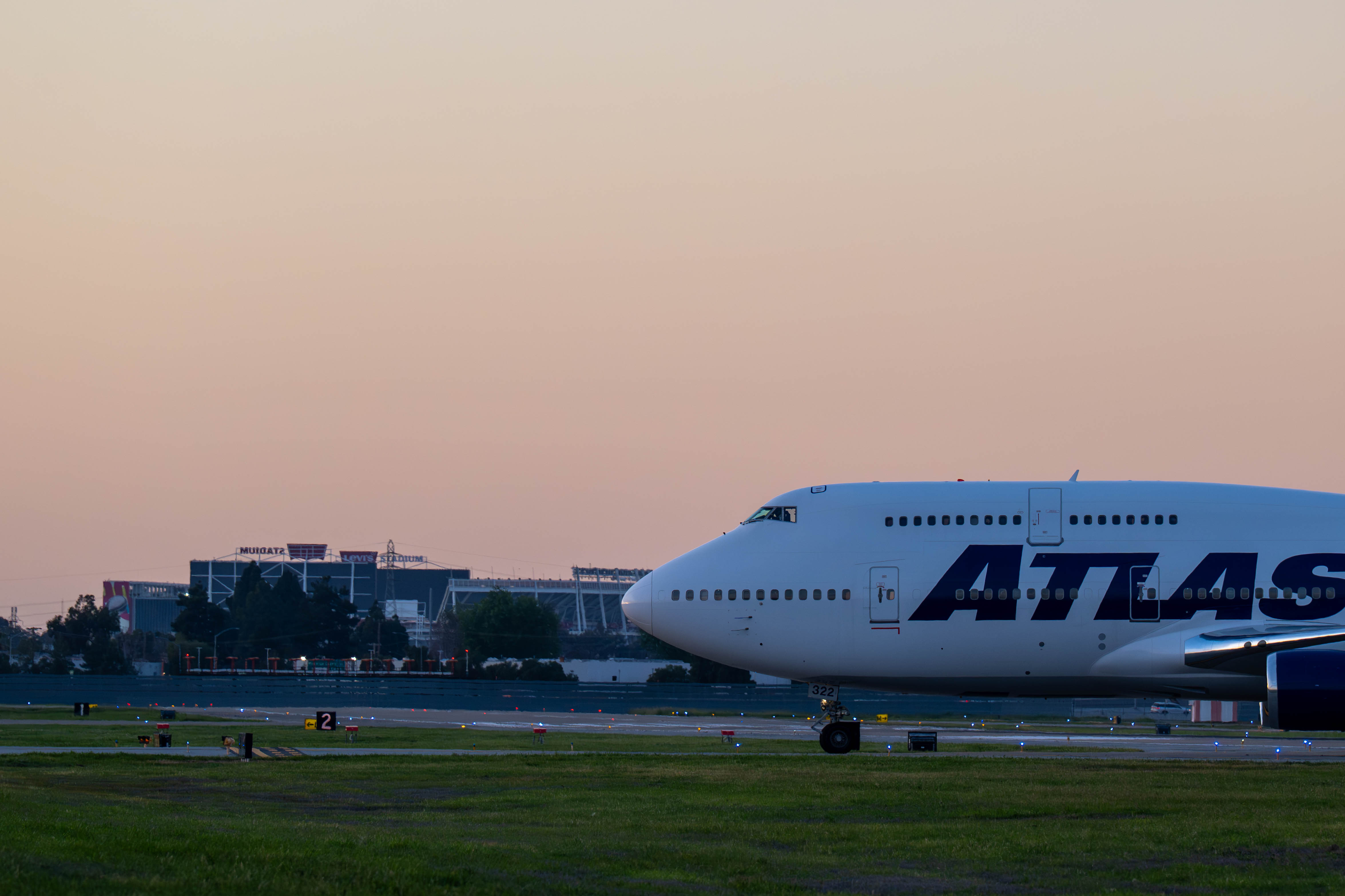 Atlas plane at SJC carrying the Seahawks team during LX